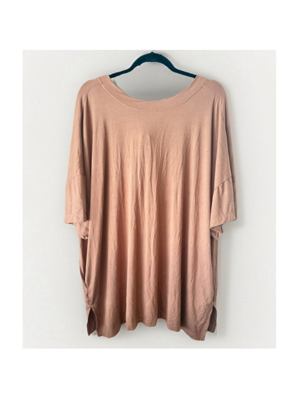 Bucketlist Tan Deep V-Neck Top with Pockets Short Sleeve Size L - Picture 2 of 5